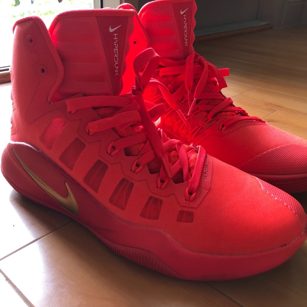 Nike ID red.
